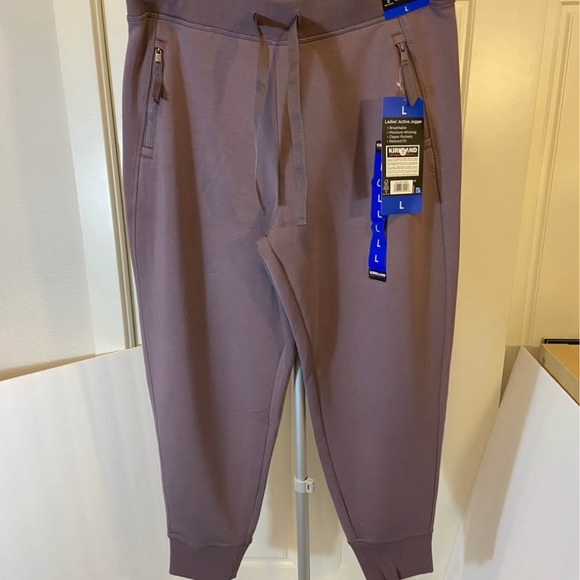 Kirkland Signature Women’s Moisture Wicking Relaxed Fit Jogger - Purple - NWT - Picture 2 of 5